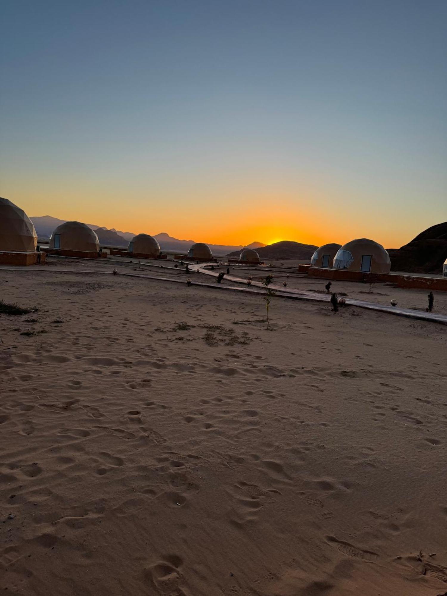 Wadi Rum Anwar Luxury Camp Ngoại thất bức ảnh