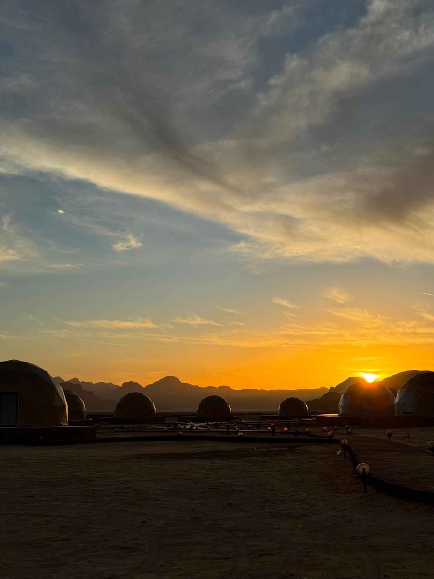 Wadi Rum Anwar Luxury Camp Ngoại thất bức ảnh
